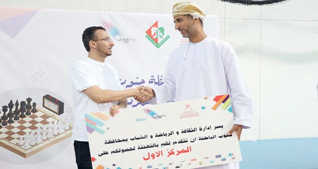 64 مشاركا ومشاركة فـي بطولة محافظة جنوب الباطنة الدولية المفتوحة للشطرنج الخاطف