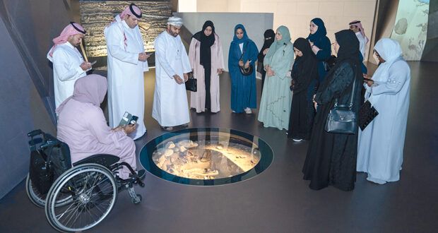 وفد خليجي يزور متحف «عمان عبر الزمان»