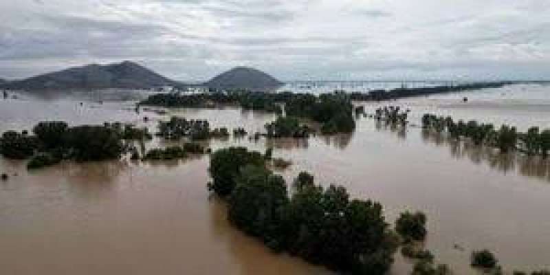 طائرة سعودية تصل إلى ليبيا على متنها 90 طنا من المساعدات