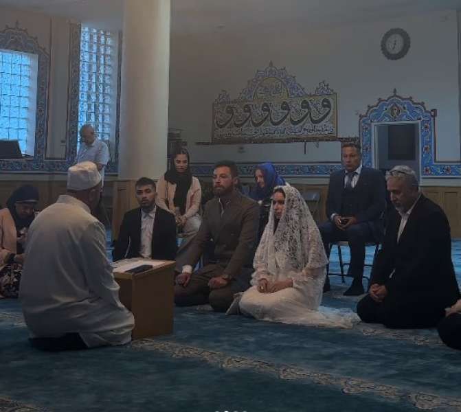 شاهد.. لحظة عقد قران محمود حجازى على فتاة أمريكية