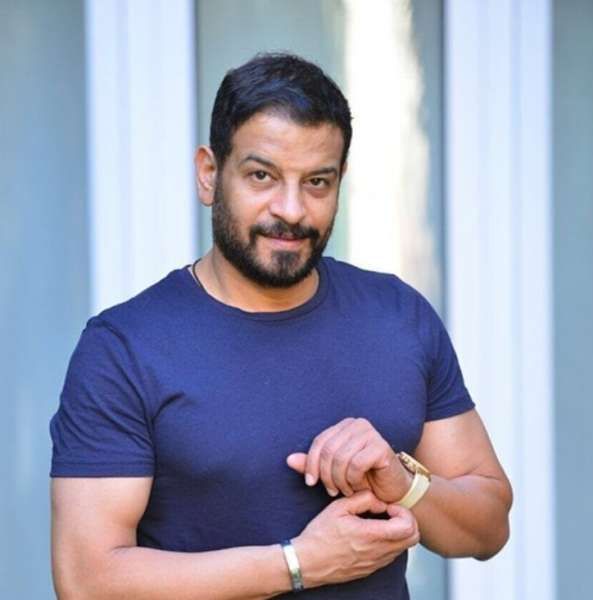 يسرا تنعى الفنان أشرف مصيلحى