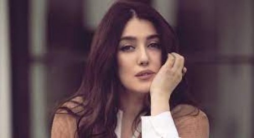 كندة علوش تفاجئ الجميع في ظهور مروع مع عبد الباسط حمودة.. ما حدث لجمالها وروعتها تشوهت تماماً.