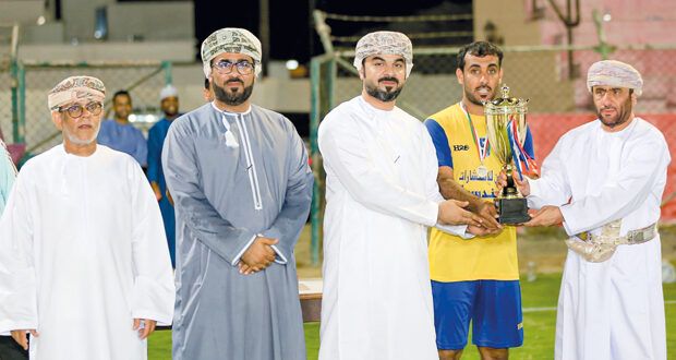 تتويج التعاون ببطولة فريق العربي بشناص
