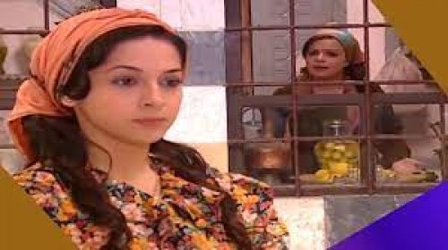 مازلتم تتذكرون النجمة السورية بطلة باب الحارة "جميلة" ؟.. تسريب صور نارية لها مع زميلتها كندا حنا بينما يمارسان هذا الشيء على الشاطئ دون ادنى خجل!!