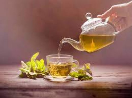 أربكت حسابات العلماء وقلبت موازين الطب .. هذه المشروبات أكثر فاعلية من إبر الانسولين تخفض السكر في الدم فوراً وتضبط تركيز الغلوكوز