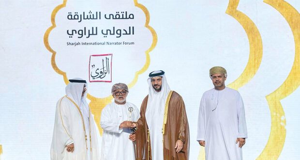 عبد الله الفارسي يفوز بجائزة أفضل الرواة وحملة التراث للفئة العربية بالشارقة