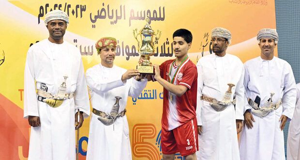 مسقط يتوج بطلا لدوري الناشئين لكرة اليد والسبب وصيفا وصحم ثالثا