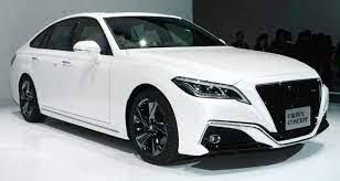 أفخم فئة من سيارة"تويوتا كراون" الجديدة في السعودية.. والكشف عن سعرها شامل الضريبة