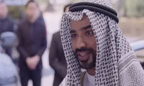موجة غضب تعصف بالسعوديين بعد ظهور أمير ثامل من شرب الخمر وهو يقوم بهذا الأمر في ملهى ليلي!..اتفرج