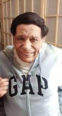 الكارثة ستحدث لـلزعيم عادل إمام.. العراف ميشال حايك يثير فزع المصريين بنبوءة مخيفة!! لن تصدق ماذا قال.!