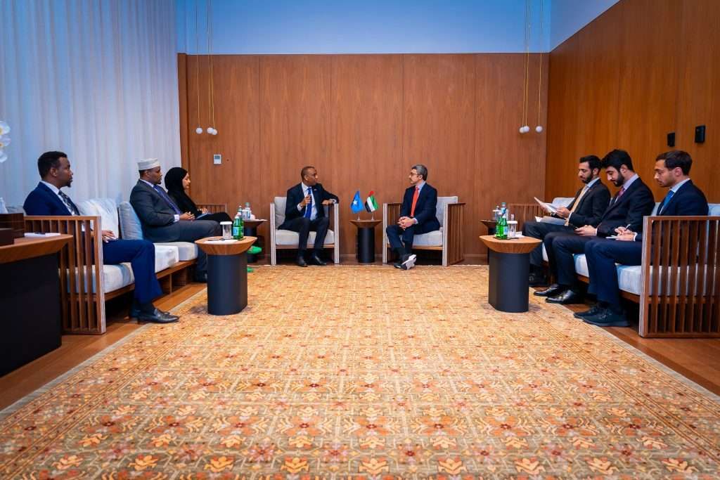 عبدالله بن زايد يلتقي رئيس وزراء الصومال في نيويورك