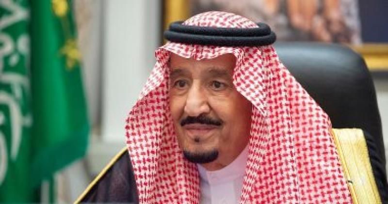 خادم الحرمين الشريفين يهنئ السعوديين باليوم الوطنى الـ93