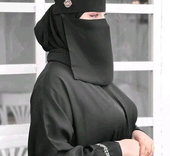 مراهقة سعودية تفجر غضب السعوديين بتصرف صادم وجنوني جعلهم يطالبون بالقبض عليها؟! ..اتفرج