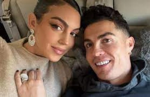 عاش معها ليله حمراء مفحمة واشعل جنون وغيرة جورجينا.. من هي الشابه الحسناء التي خطفت قلب كريستيانو رونالدو في السعودية ..؟!