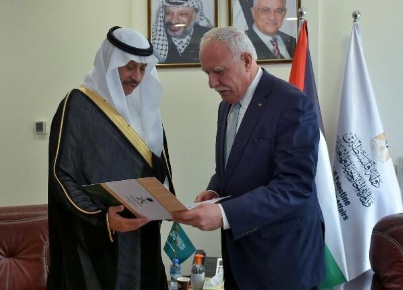 الخارجية الفلسطينية تتسلم أوراق اعتماد السفير السعودي لدى فلسطين