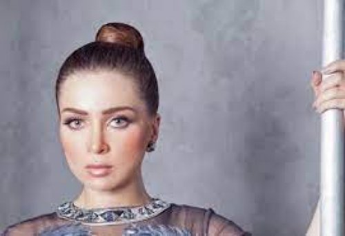 بعد بلوغها سن الرابعة والاربعين.. زفاف مي عز الدين يحرق قلب طليقها محمد زيدان ويفجر ضجة.. لن تتخيل من هو العريس!