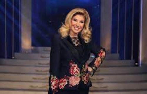 هالة سرحان "تطرد" محمد رمضان من مهرجان الفضائيات العربية وتحلف: والله هتنزل من على المسرح!! ماذا حدث؟