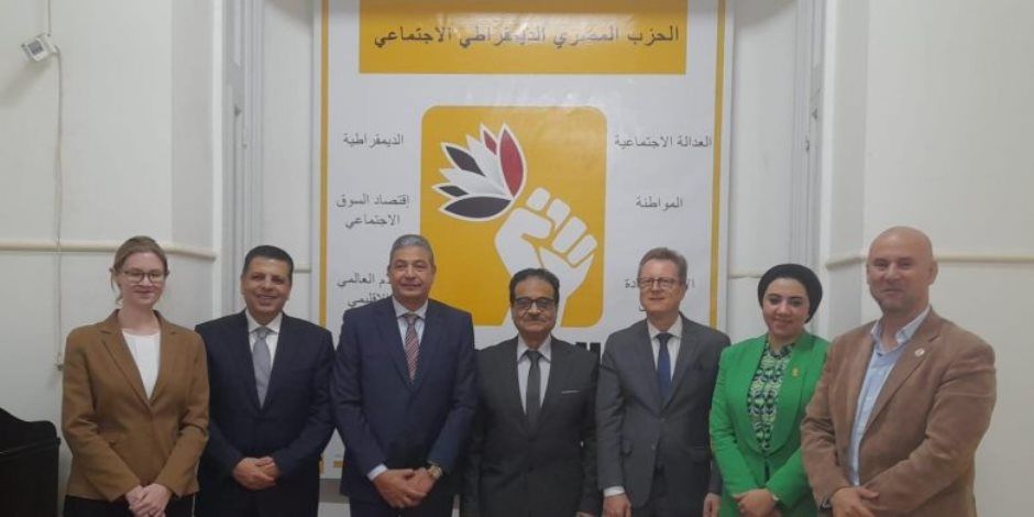 المرشح المحتمل فريد زهران يلتقي السفير الألماني بالقاهرة