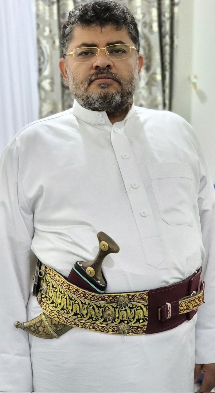 فقط لامتاع نفسه .. عدد زيجات القيادي الحوثي «محمد علي الحوثي» المفاجأة في اعمارهن!