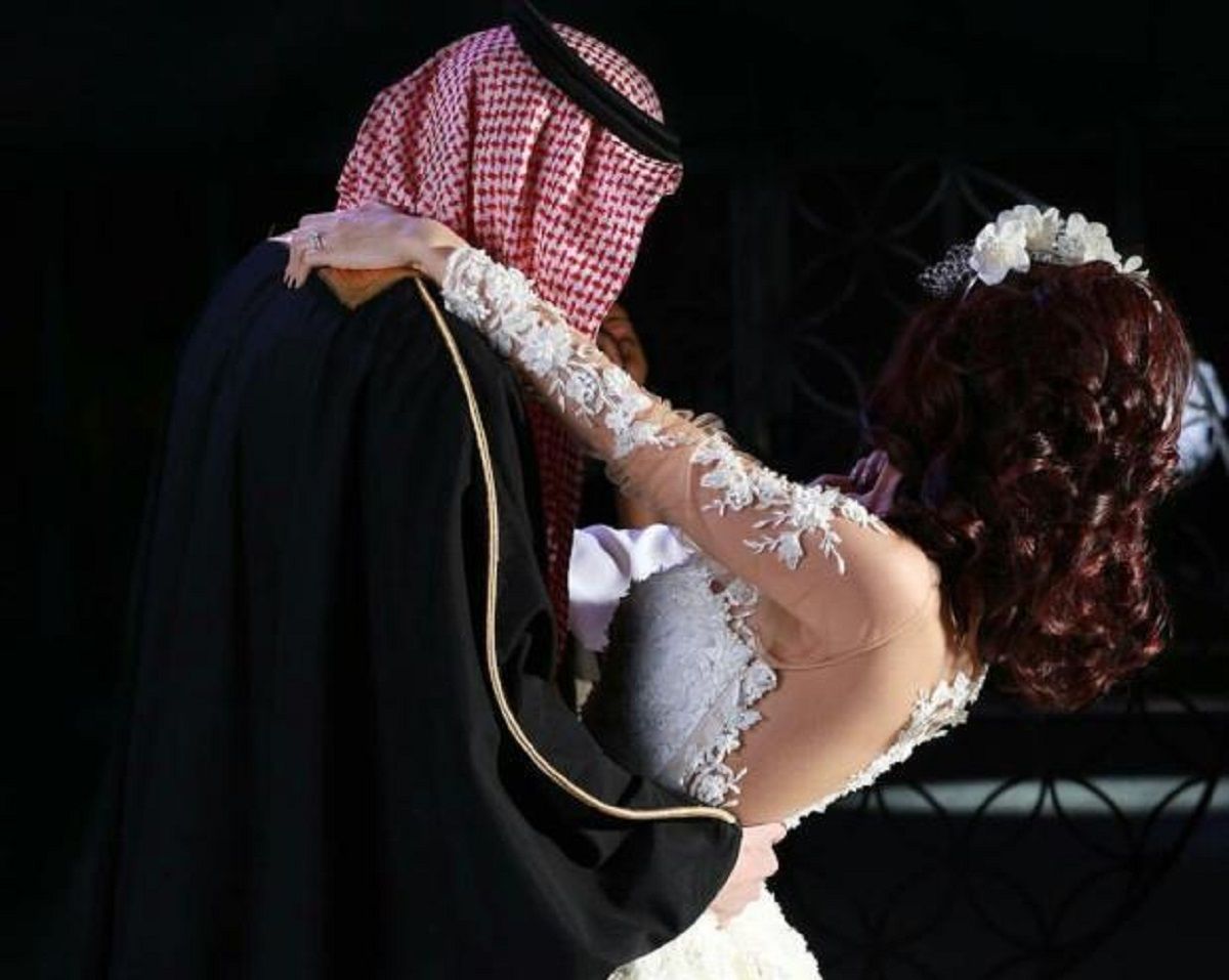 لن تصدق ماهي العقوبة! .. عقاب صادم لمواطن سعودي و مقيمة تزوجا بعقد زواج عرفي!