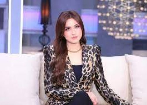 ياسمين عز تنهار من البكاء على الهواء مباشرة وتتحدث عن سبب تغيبها عن ندوة نيشان!!