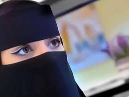 بدون خجل .. فتاة سعودية تكشف السبب الصادم لإقبال الرجال على الزواج من بنات بالعشرين