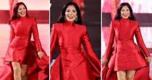 سحر باريس: منى زكي تتألق كعارضة أزياء في أسبوع الموضة، إطلالة مذهلة ومفعمة بالحيوية تأسر الأنظار!