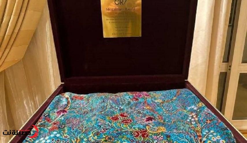 غضب إيراني كبير..لن تصدق ماذا فعل رونالدو بالسجادة الفاخرة التي تلقاها هدية في ايران؟..اتفرج