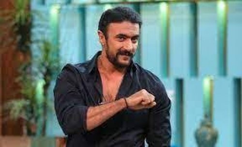 مفاجآت رمضان المنتظرة: أحمد العوضي يكشف عن توقيعه على مسلسل (حق عرب)، والنقلد يتوقعون ان هذا الإنتاج الناري سيهز شاشات رمضان 2024!