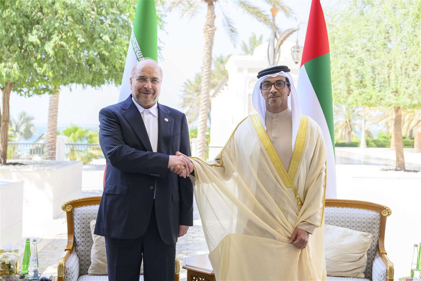 منصور بن زايد يستقبل رئيس مجلس الشورى الإيراني