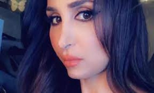 نجل هند القحطاني يثير غضب جميع السعوديين ويوثق قيامه بهذا الأمر مع صديقته في الشارع!!