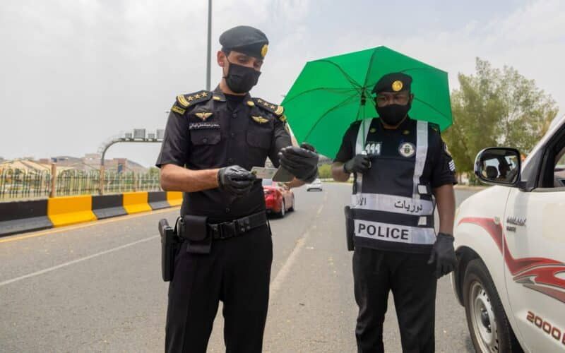 قرار مفاجئ من السعودية بمنع الوافدين من قيادة السيارة حتى لوكان لديهم رخصة قيادة .. والسبب صادم