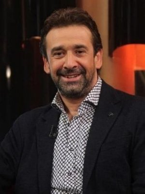 كريم عبد العزيز المفروض يكون ميت.. تفاصيل إصابته بـ9 جلطات في الرئة