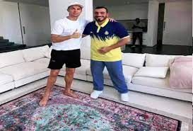 لن تصدق ماذا فعل رونالدو بالسجادة الفاخرة التي تلقاها هدية في ايران !