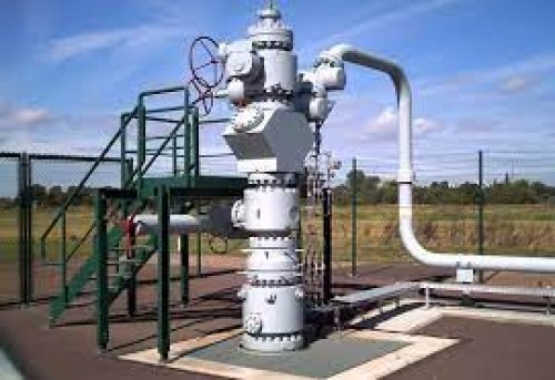 العثور على البئر النفطيه الضخمة التي ستجعل هذه الدولة الفقيرة أغنى من المملكة السعودية وأقوى من أمريكا.. هل تعرف أين توجد!!