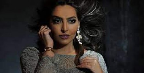 الراجل الصغير بالسن احسن.. الفنانة الكويتية فاطمة الصفي تصدم النساء وتتحدث دون حياء او خجل عن قدرة الرجل الصغير في السن عن غيره!!