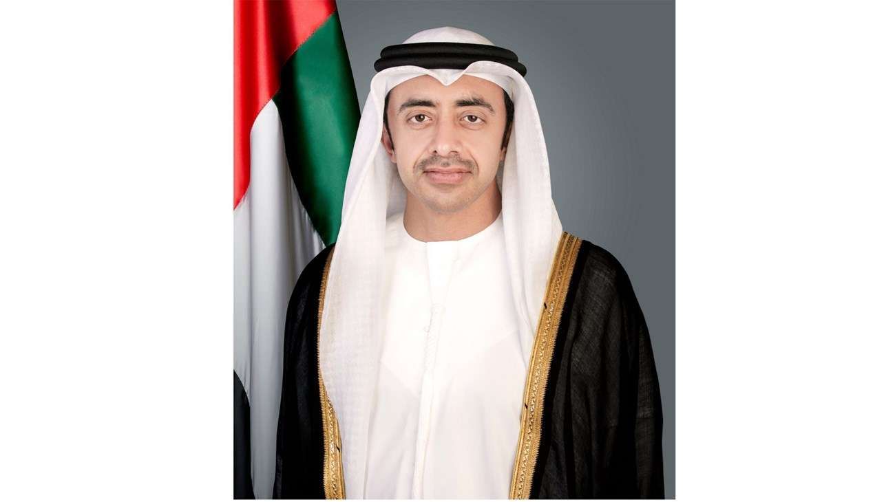 عبدالله بن زايد و وزير خارجية الهند يبحثان هاتفيا جهود خفض التصعيد في المنطقة