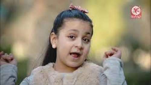 الطفلة جنى مقداد التي غنت ماما جابت بيبي.. كبرت وصارت عروسة وح تجيب بيبي مثل امها كمان ..اتفرج الفيديو!!