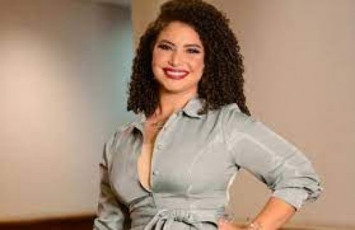 المطربة نسمة محجوب تنهار من البكاء أثناء حفلها بعد سماعها خبر صاعق غير مجرى حياتها للأبد !