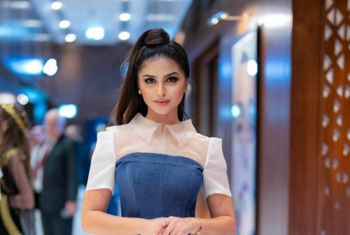 حلا الترك بإطلالة من تصميهما الخاص