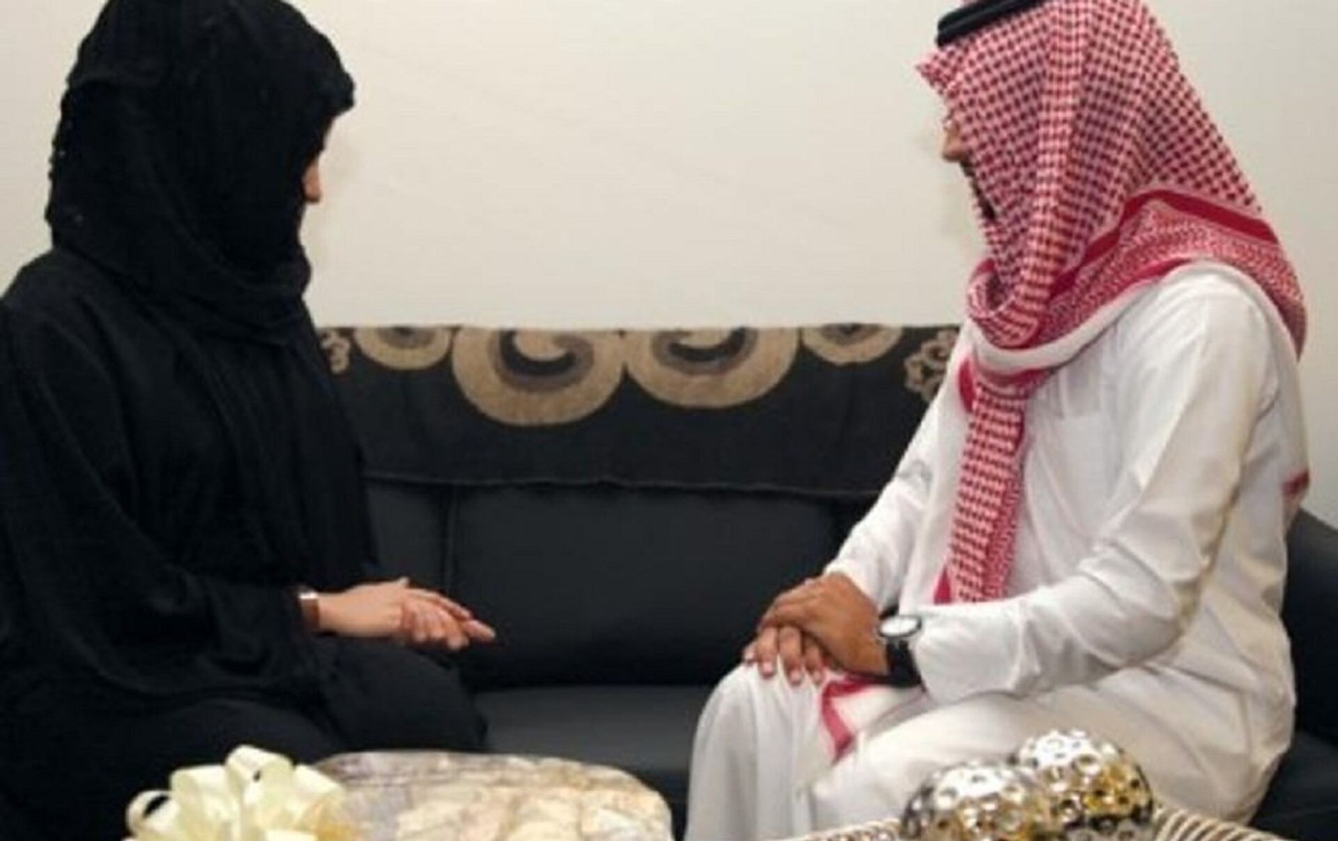 اتفرج زوجة سعودية أرادت ان تفاجئ زوجها وهو نائم فتسببت في كارثة لا تخطر على بال أحد