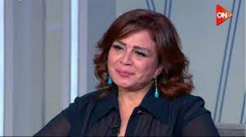 الفنانة الهام شاهين تهاجم الجمهور وتقوم بتهديدهم بطريقة صادمة اثارت بها مواقع التواصل..ما قالته اثار غضب الجمهور بحق!!