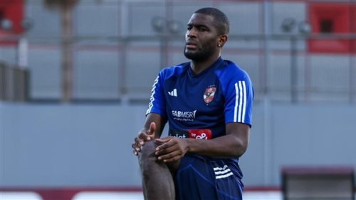 مش دور برد .. صدمة لجماهير الأهلي حول استبعاد موديست من مباراة سيمبا