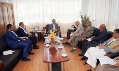 أخبار اليمن : الدرة يؤكد أهمية الحفاظ على أراضي حرم مطار صنعاء