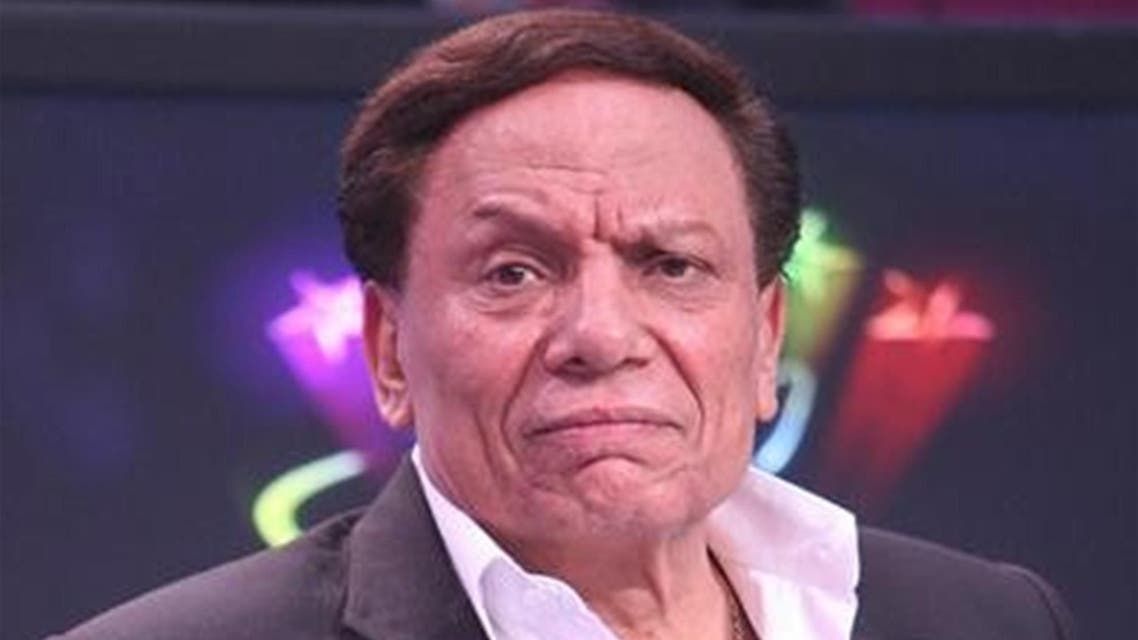 مختلف 180 درجة .. الفنان عادل إمام يظهر بصورة صادمة وهو في المدرسة مع اصدقائه !