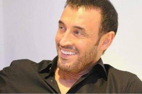 برغم كبر سنه.. كاظم الساهر يصدم جمهوره ويتزوج بفتاة مراهقة شديدة الجمال و الانوثة.. تفاصيل تكشف لاول مرة: اتفرج بالفيديو!!