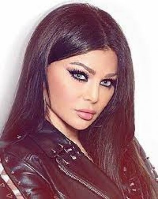 لن تتخيلوا كم يبلغ الطول الحقيقي للفنانة الجميلة هيفاء وهبي؟.. الرقم صادم سيصيبكم بالذهول!!