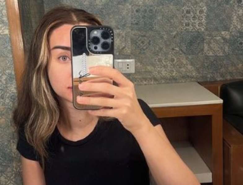 شاهد.. هنا الزاهد تظهر بملامح حزينة في أحدث ظهور