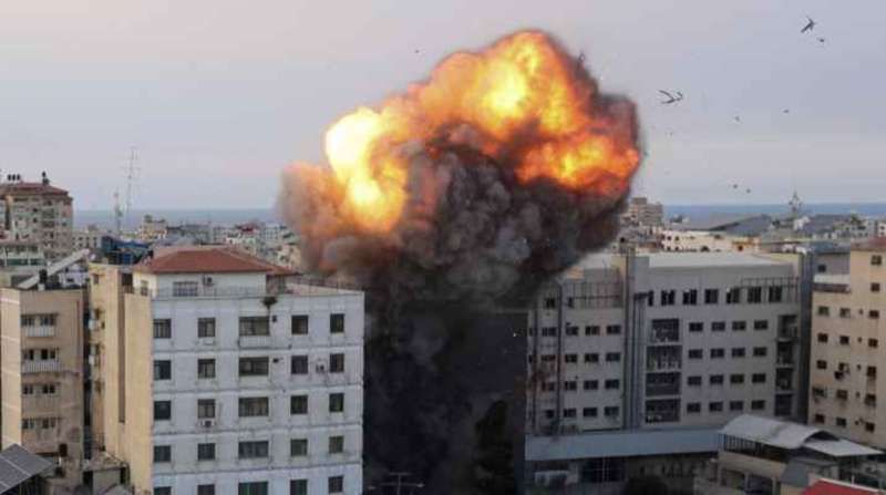 الهلال الأحمر الفلسطينى يؤكد استحالة إخلاء مستشفى القدس عقب تهديدات إسرائيل