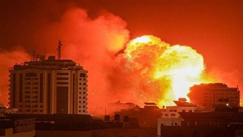 الاحتلال الإسرائيلي يقصف محيط مستشفى ناصر في غزة مجددًا